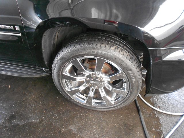 2007 GMC Yukon Reg Cab 124 WB SLT