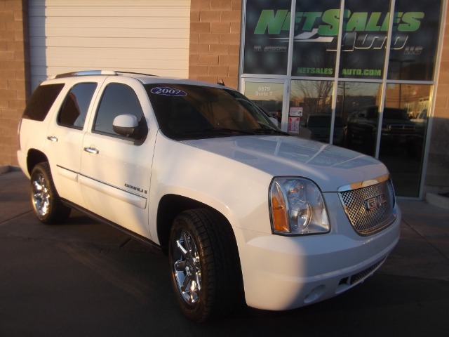 2007 GMC Yukon EX - DUAL Power Doors