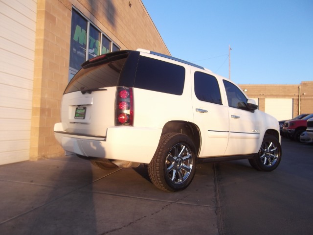 2007 GMC Yukon EX - DUAL Power Doors