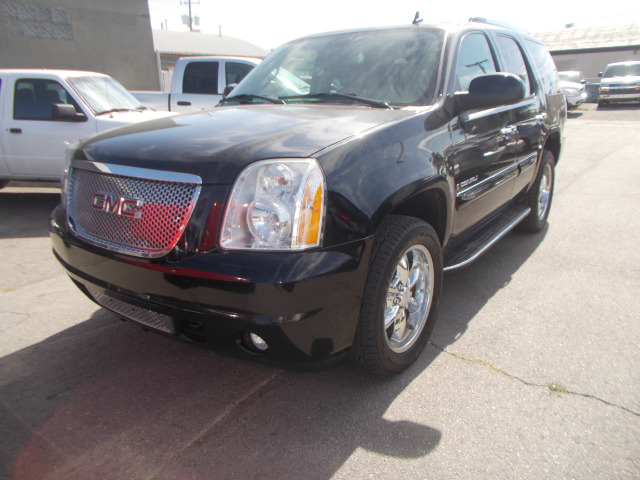 2007 GMC Yukon EX - DUAL Power Doors