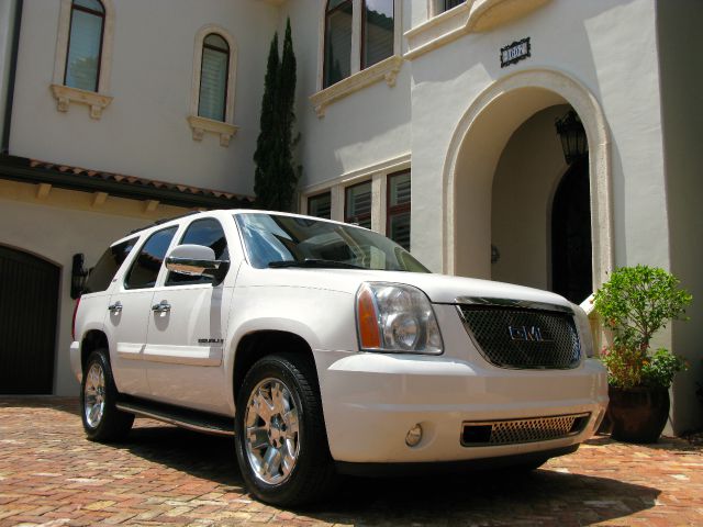 2007 GMC Yukon EX Sedan 4D