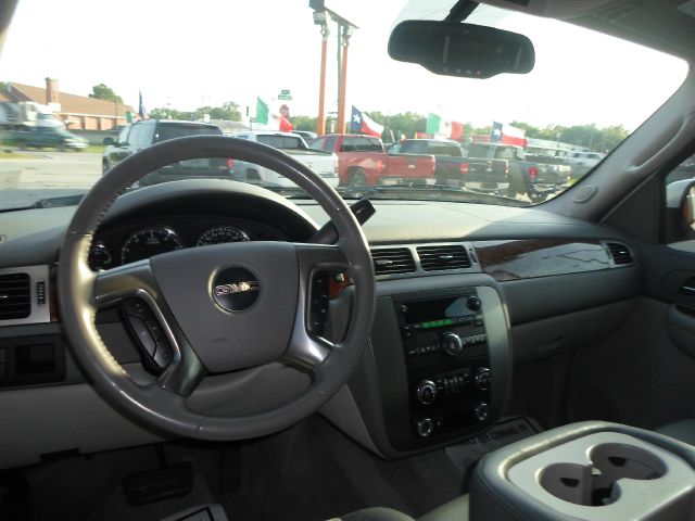 2007 GMC Yukon Reg Cab 124 WB SLT