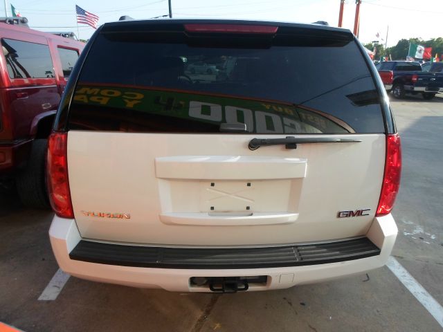 2007 GMC Yukon Reg Cab 124 WB SLT