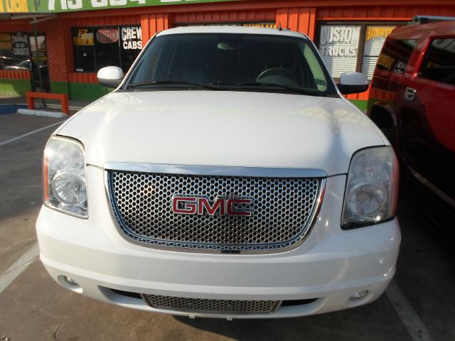 2007 GMC Yukon Reg Cab 124 WB SLT