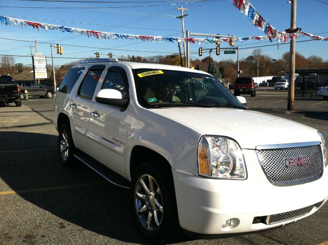 2007 GMC Yukon EX - DUAL Power Doors