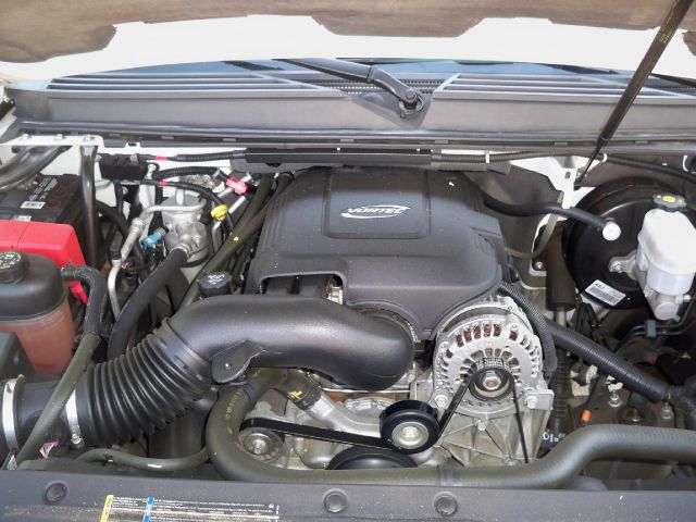 2007 GMC Yukon 4WD Crew Cab 6-3/4 Ft Box King Ranch