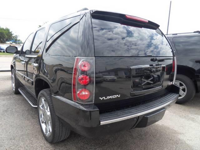2008 GMC Yukon EX Sedan 4D