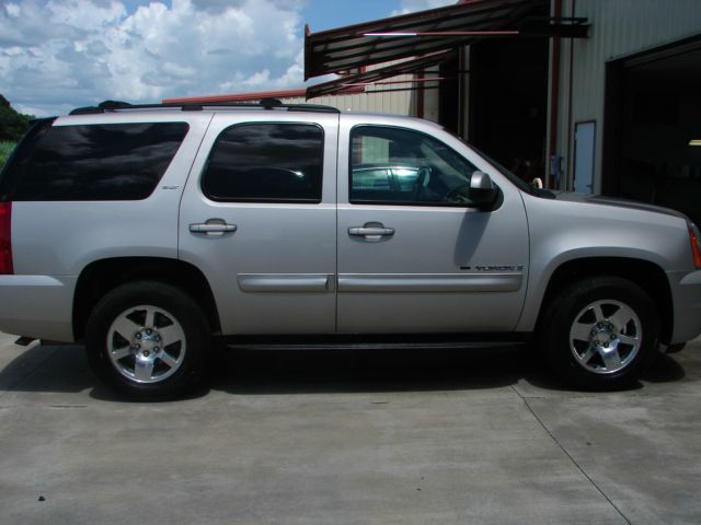 2009 GMC Yukon Reg Cab 124 WB SLT