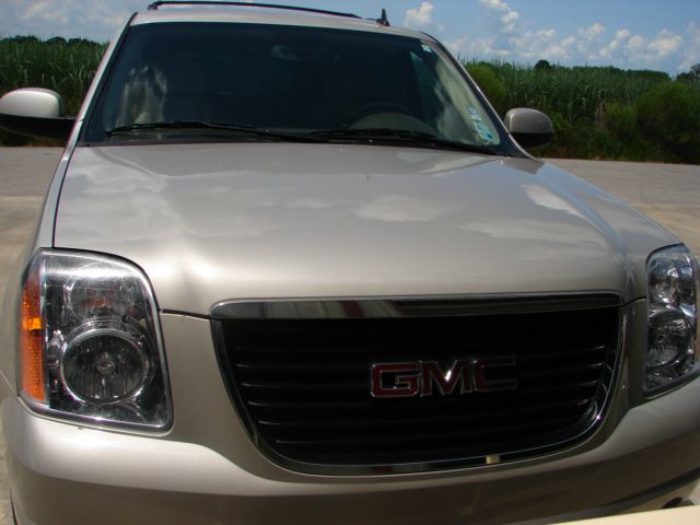 2009 GMC Yukon Reg Cab 124 WB SLT