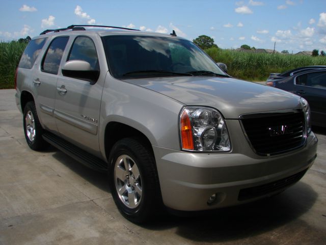 2009 GMC Yukon Reg Cab 124 WB SLT