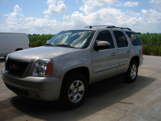 2009 GMC Yukon Reg Cab 124 WB SLT