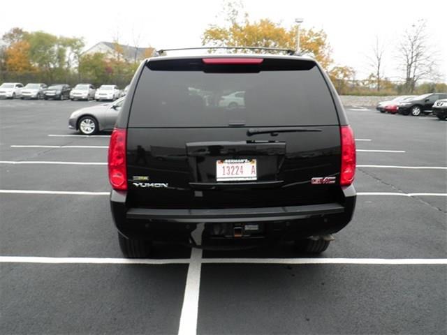 2009 GMC Yukon LX Wagon 4D