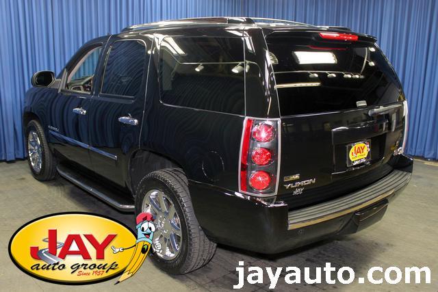 2009 GMC Yukon EX Sedan 4D