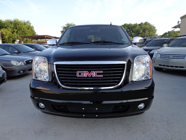 2009 GMC Yukon 4WD Crew Cab 6-3/4 Ft Box King Ranch