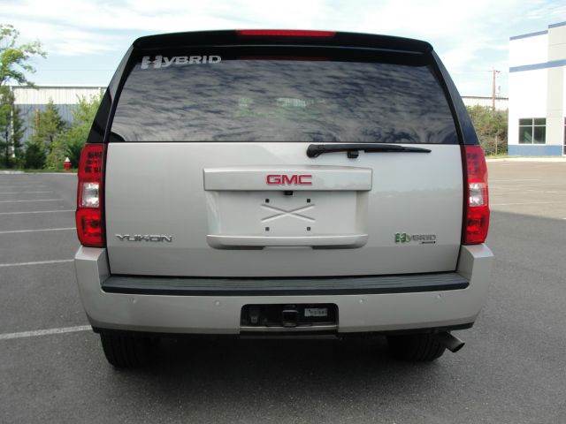 2009 GMC Yukon 4DR SDN I4 EX AT