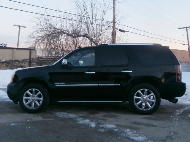 2010 GMC Yukon Ram 3500 Diesel 2-WD