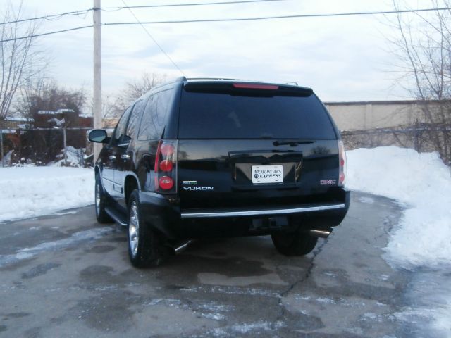 2010 GMC Yukon Ram 3500 Diesel 2-WD