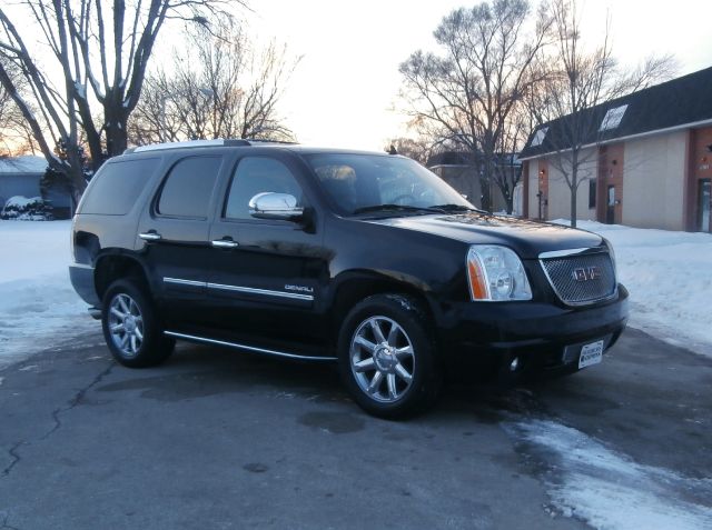 2010 GMC Yukon Ram 3500 Diesel 2-WD
