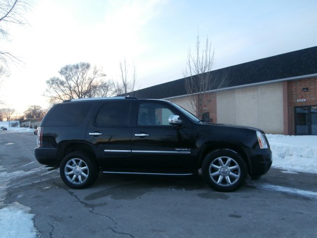 2010 GMC Yukon Ram 3500 Diesel 2-WD
