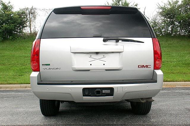2010 GMC Yukon LX Wagon 4D