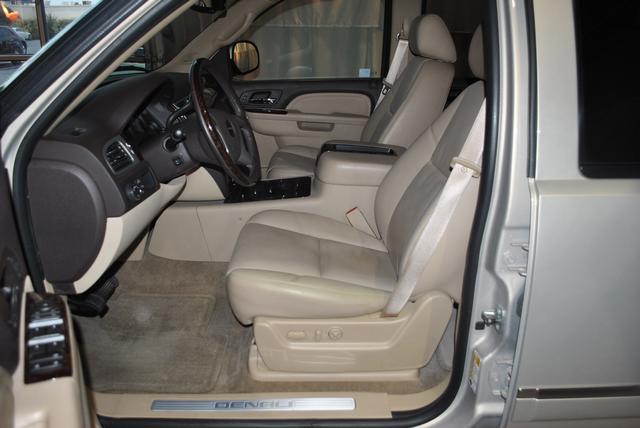 2010 GMC Yukon EX Sedan 4D
