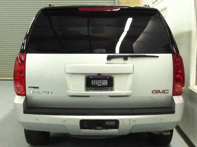 2010 GMC Yukon 4dr Sdn AWD Auto W/leather