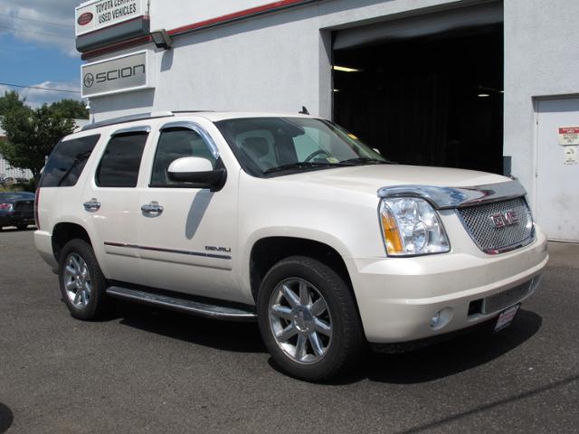 2010 GMC Yukon EX Sedan 4D