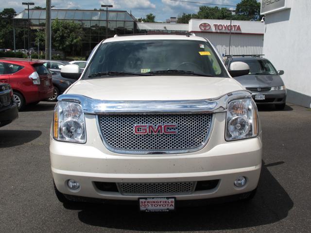 2010 GMC Yukon EX Sedan 4D