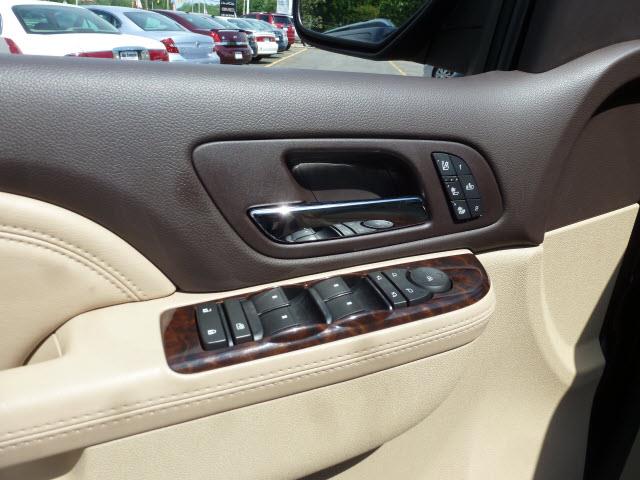 2010 GMC Yukon EX Sedan 4D