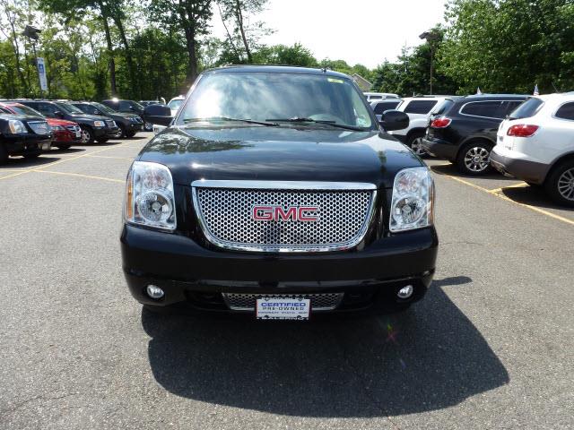 2010 GMC Yukon EX Sedan 4D