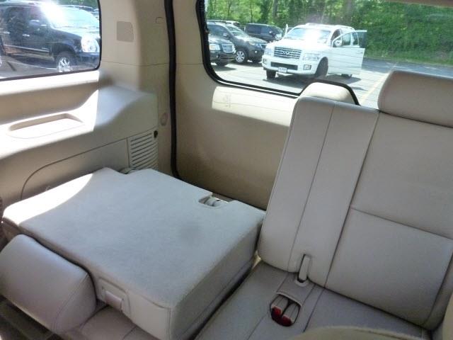 2010 GMC Yukon EX Sedan 4D