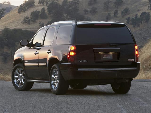 2010 GMC Yukon LS NICE