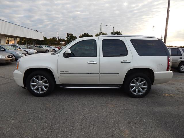 2011 GMC Yukon EX Sedan 4D