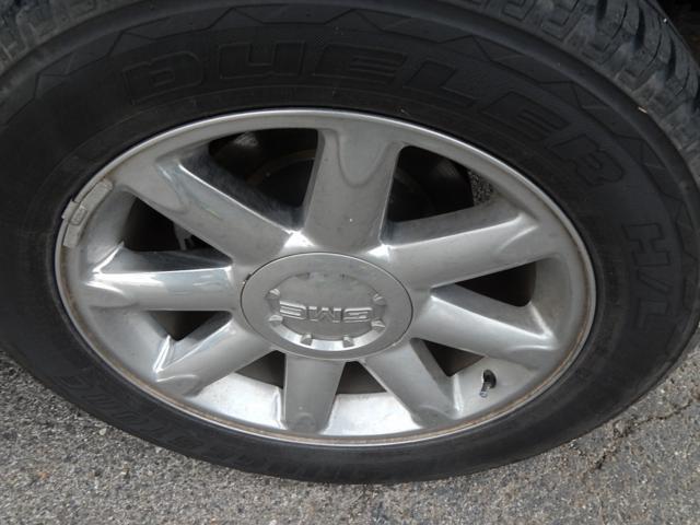 2011 GMC Yukon EX Sedan 4D