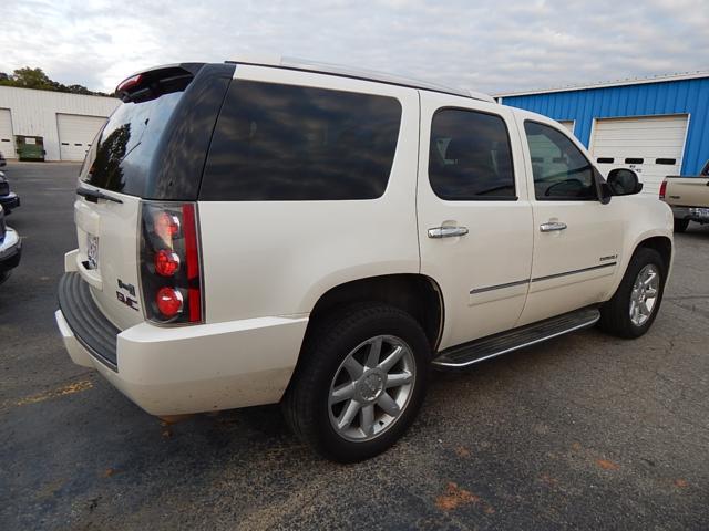 2011 GMC Yukon EX Sedan 4D