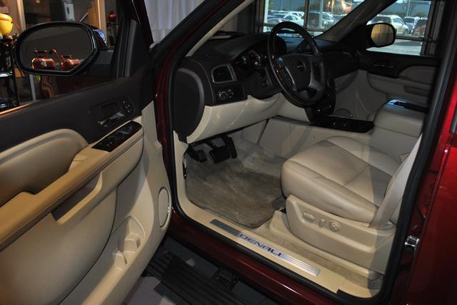 2011 GMC Yukon EX Sedan 4D