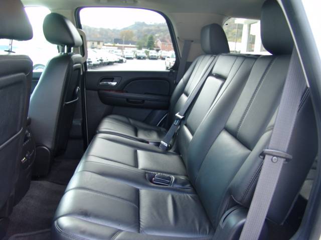 2011 GMC Yukon LX Wagon 4D