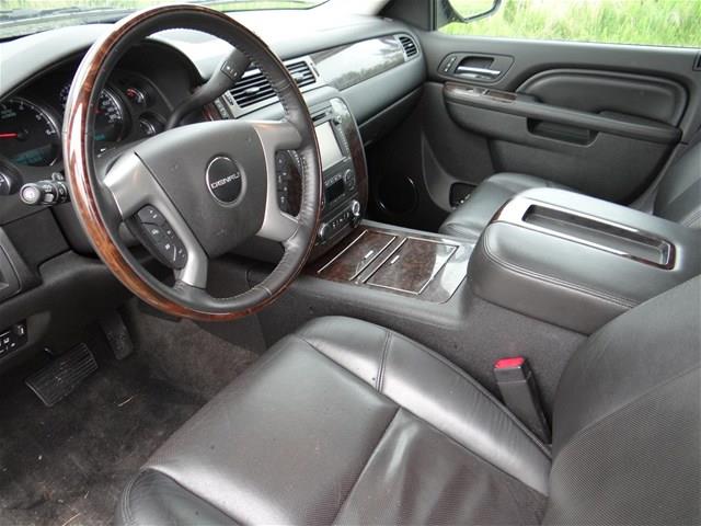 2012 GMC Yukon LS NICE
