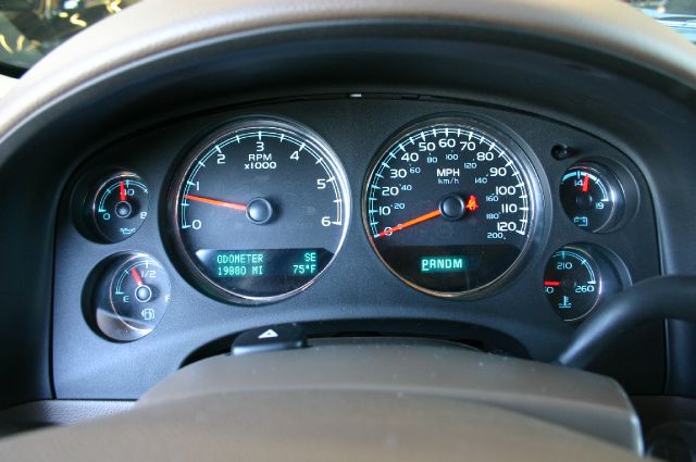 2012 GMC Yukon SE - LOW Miles