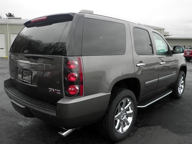 2012 GMC Yukon EX Sedan 4D