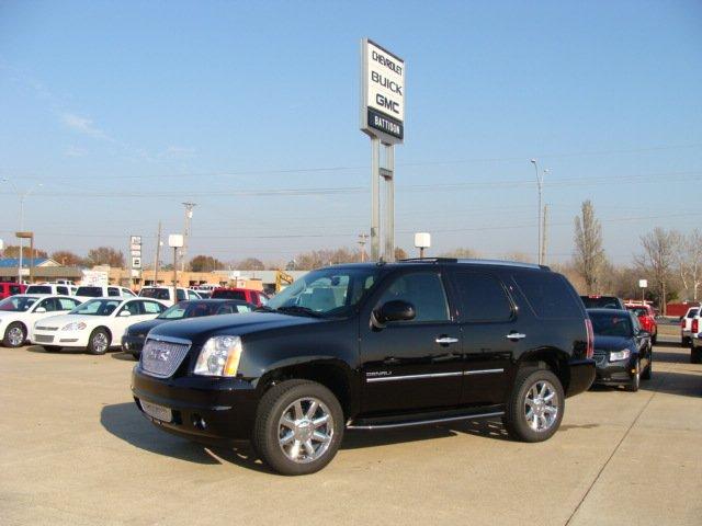 2012 GMC Yukon EX Sedan 4D