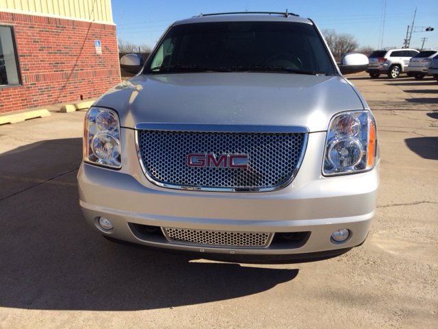 2012 GMC Yukon Pickup 4D 6 1/2 Ft