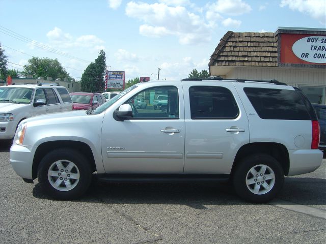 2012 GMC Yukon SE - LOW Miles
