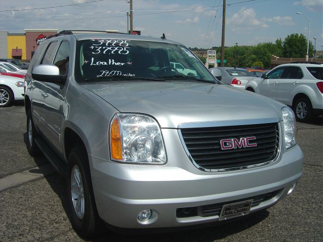 2012 GMC Yukon SE - LOW Miles