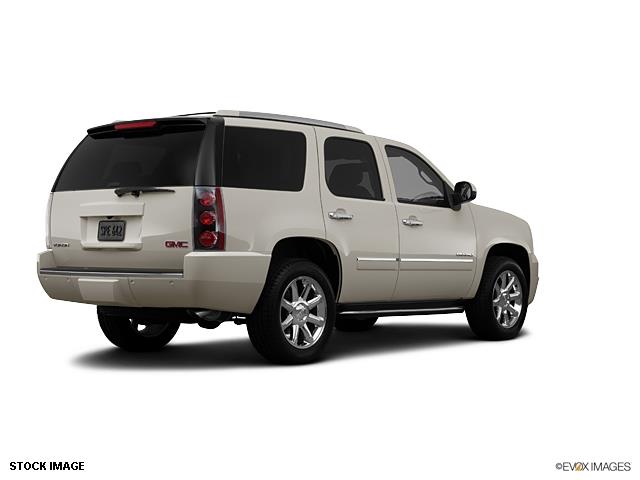 2013 GMC Yukon EX Sedan 4D