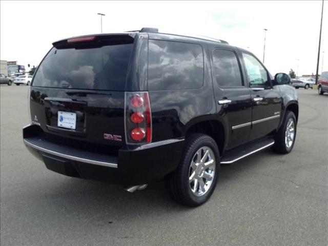 2013 GMC Yukon EX Sedan 4D