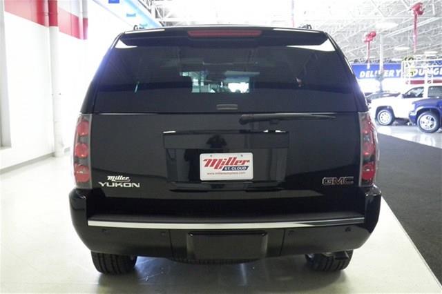 2013 GMC Yukon 2DR 3.8 GRD TOUR AT