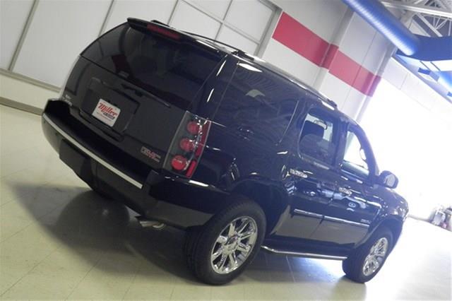 2013 GMC Yukon 2DR 3.8 GRD TOUR AT
