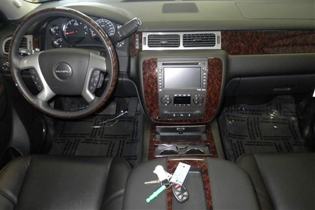 2013 GMC Yukon 2DR 3.8 GRD TOUR AT