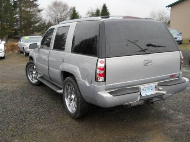 1999 GMC Yukon Denali EX Sedan 4D